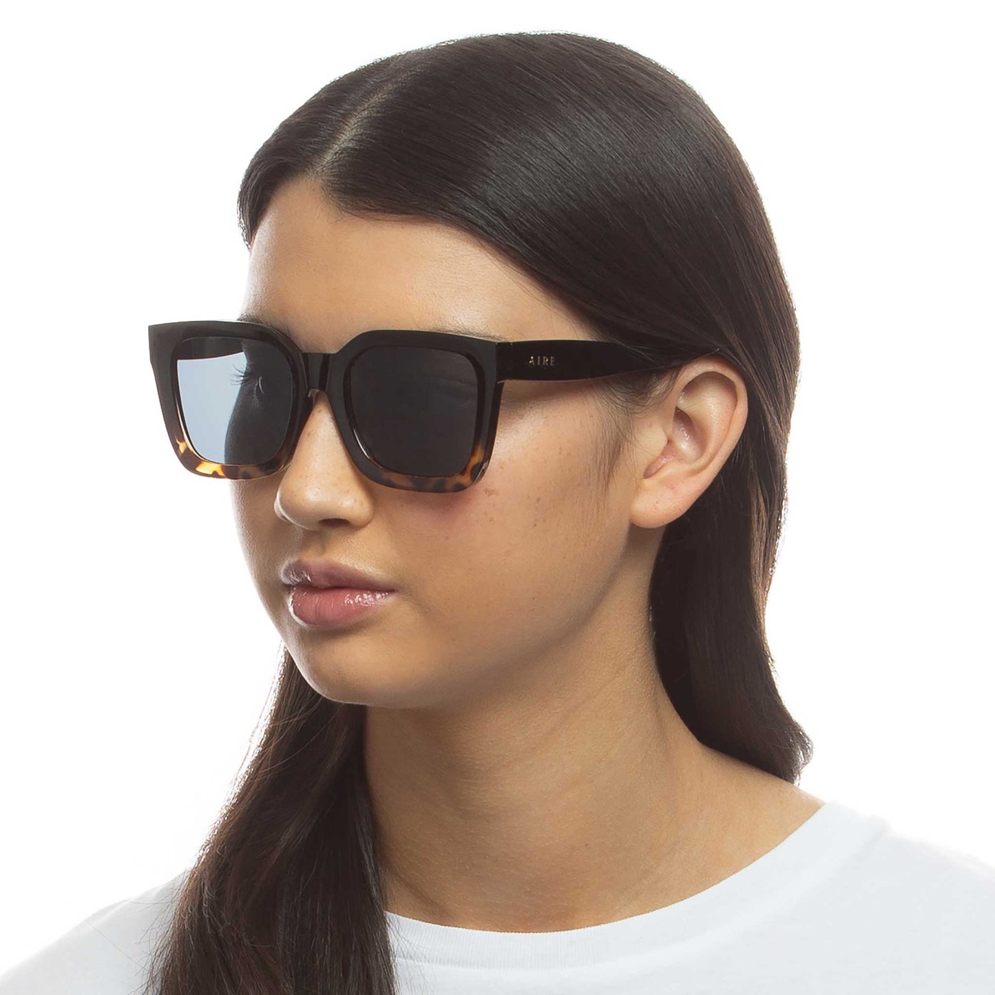 Aire Abstraction Sunglasses – Black Tort